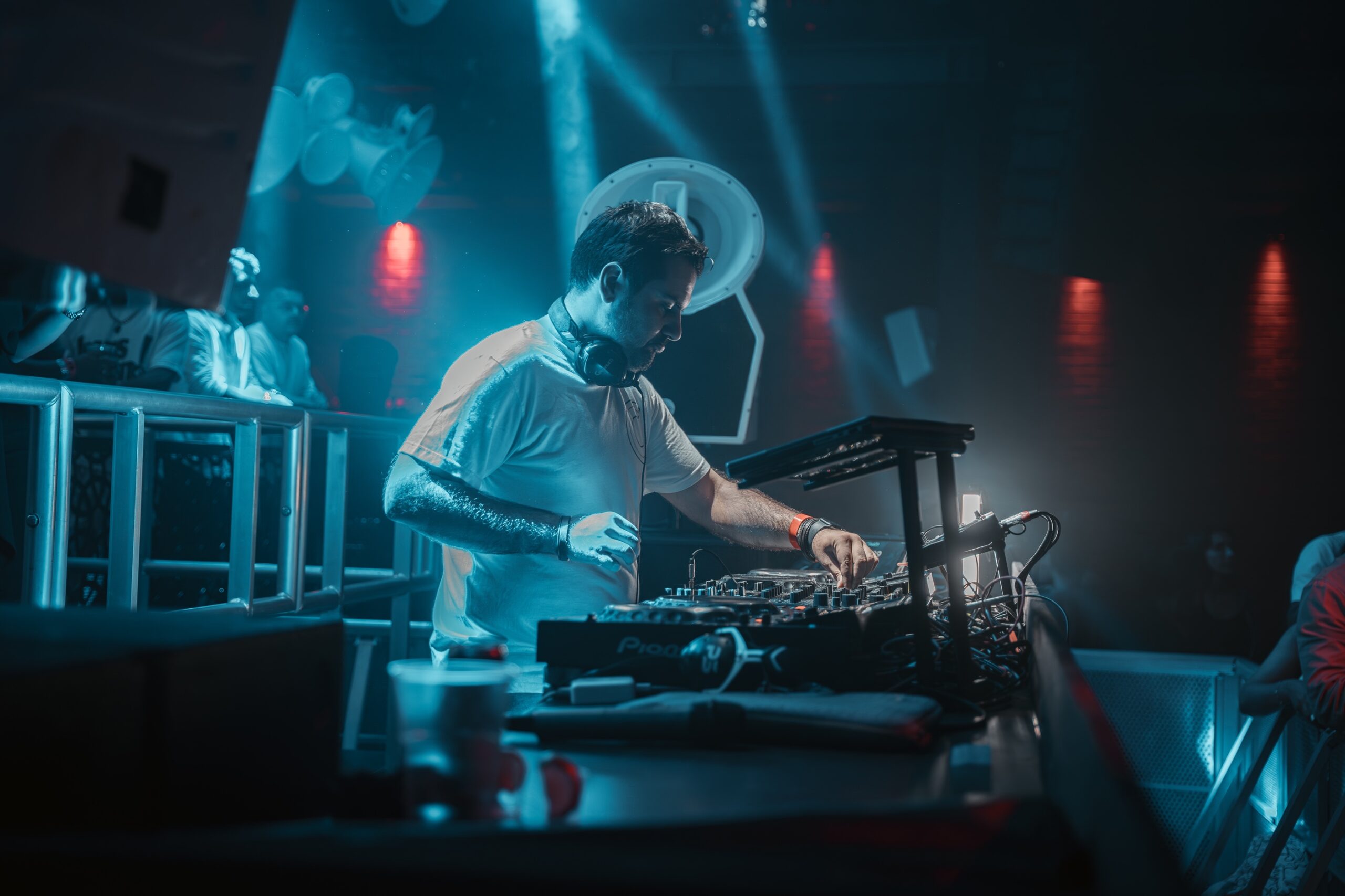 Persian and Iranian wedding DJ — London, Dubai, Canada guides