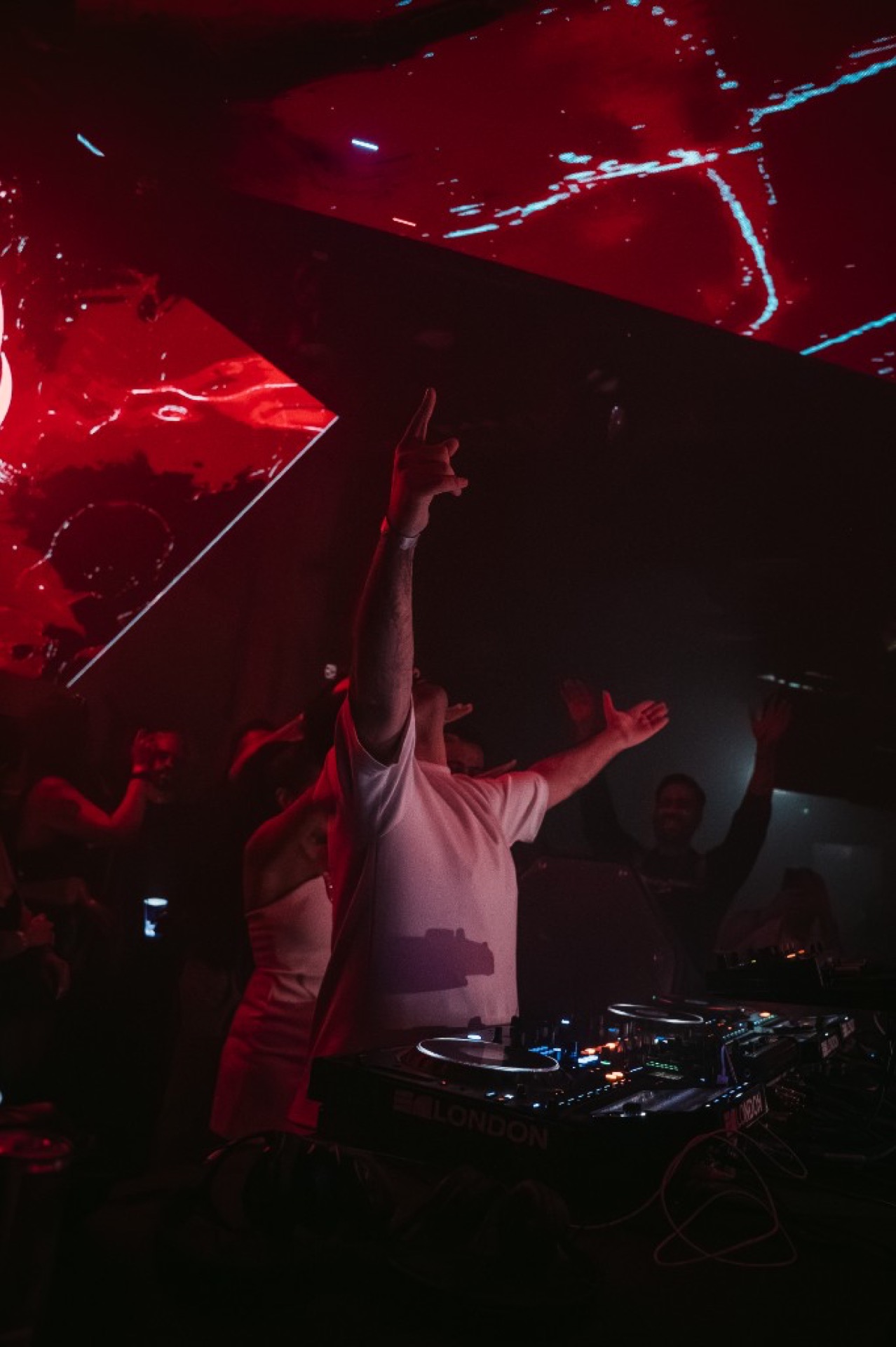 DJ Cincinati performing — Persian DJ near me guide